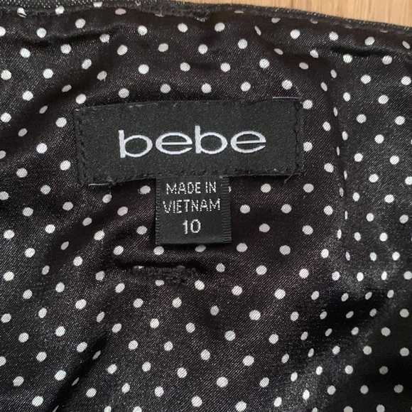 BEBE Dark Wash Denim Mini Jean Skirt With Pockets Women’s 10 - Picture 3 of 11